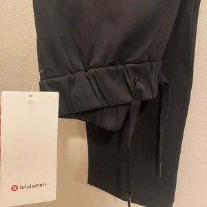 Lululemon joggers (with tag)